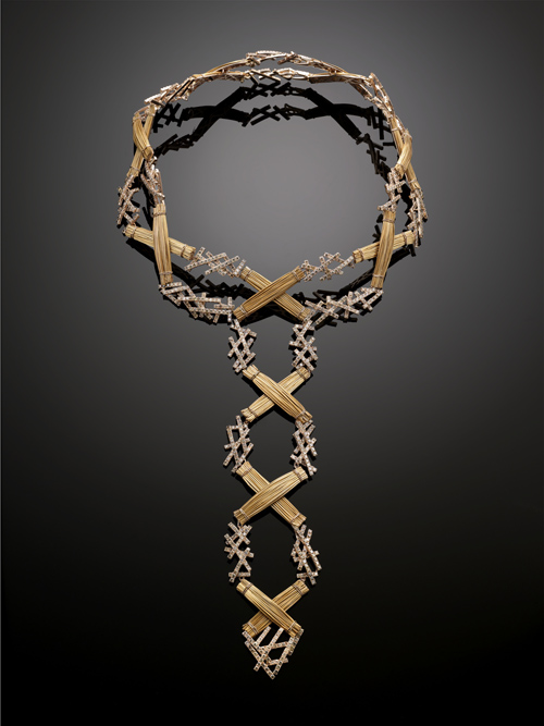 Dangerous Necklace (2013) -® Galleria O and Fabio Salini bd