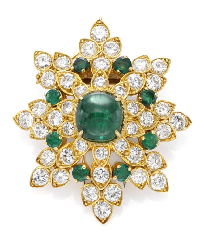 Clip d’inspiration indienne, 1971, Or jaune, émeraudes, diamants. Collection Héritage